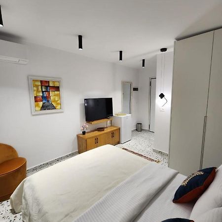 Pietro Guesthouse 2 Тирана Экстерьер фото